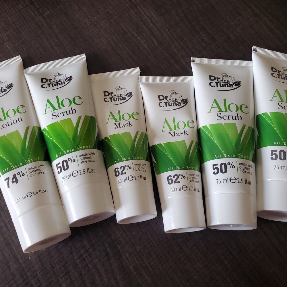 Farmasi Green and White Aloe Mask Skincare